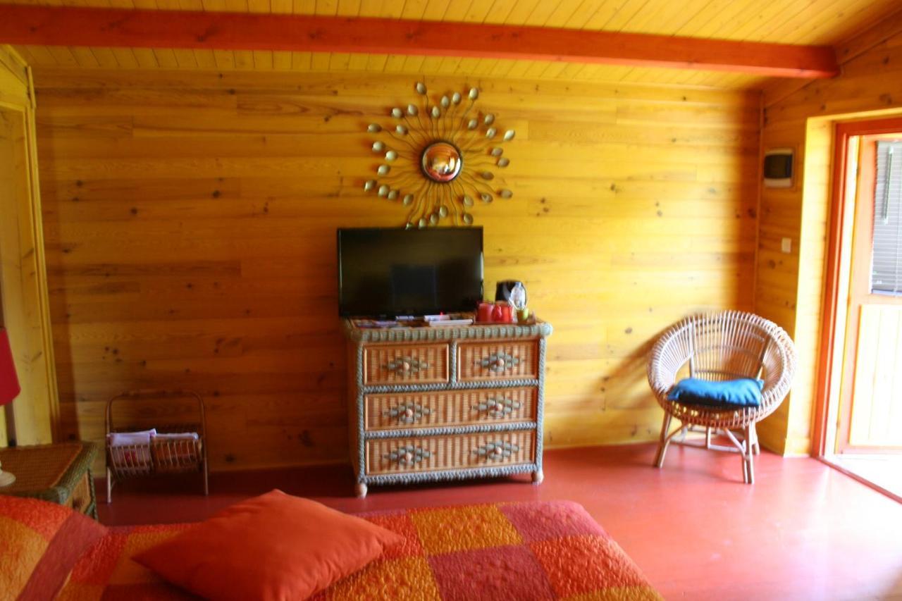 Chalet Aux Pied Des Vignes Montigny  外观 照片